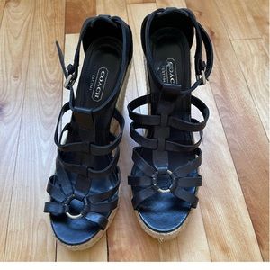 Coach.New. Really comfortable and fashionable! Size - 8